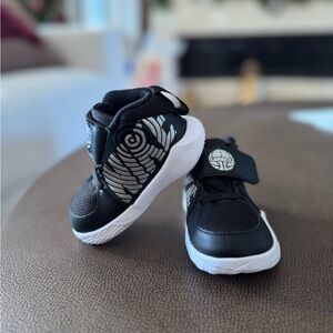 NEVER WORN: Nike Team Hustle D9 TD 'Black'